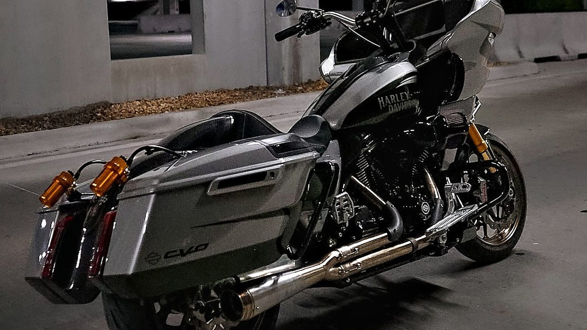 V-Twin Bikers CVO Road Glide build, saddlebag and exhaust detail