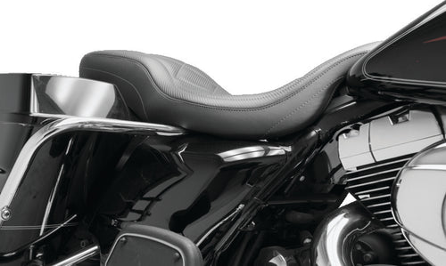 Mustang Motorcycle 1 Piece Carbon — 2008-2021 Harley-Davidson