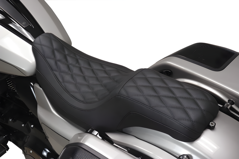 Mustang Motorcycle 1 Piece Diamond — 2023-2025 Harley-Davidson Road Glide
